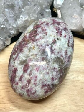 🌑Plum Tourmaline with Smoky Quartz Crystal Palm Stone🌑